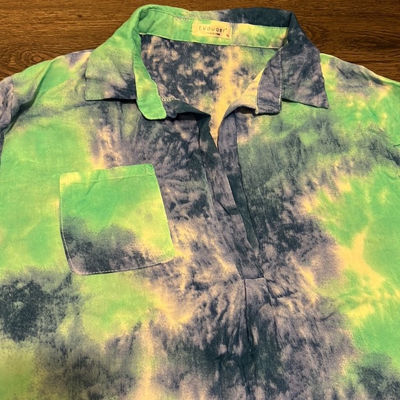 Women’s Tie Dye oversized blouse. Super cute could also be worn as a dress. - Picture 2 of 9